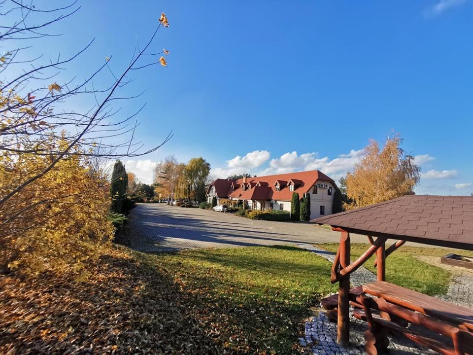 Dobry Klimat Uniejow Esterno foto